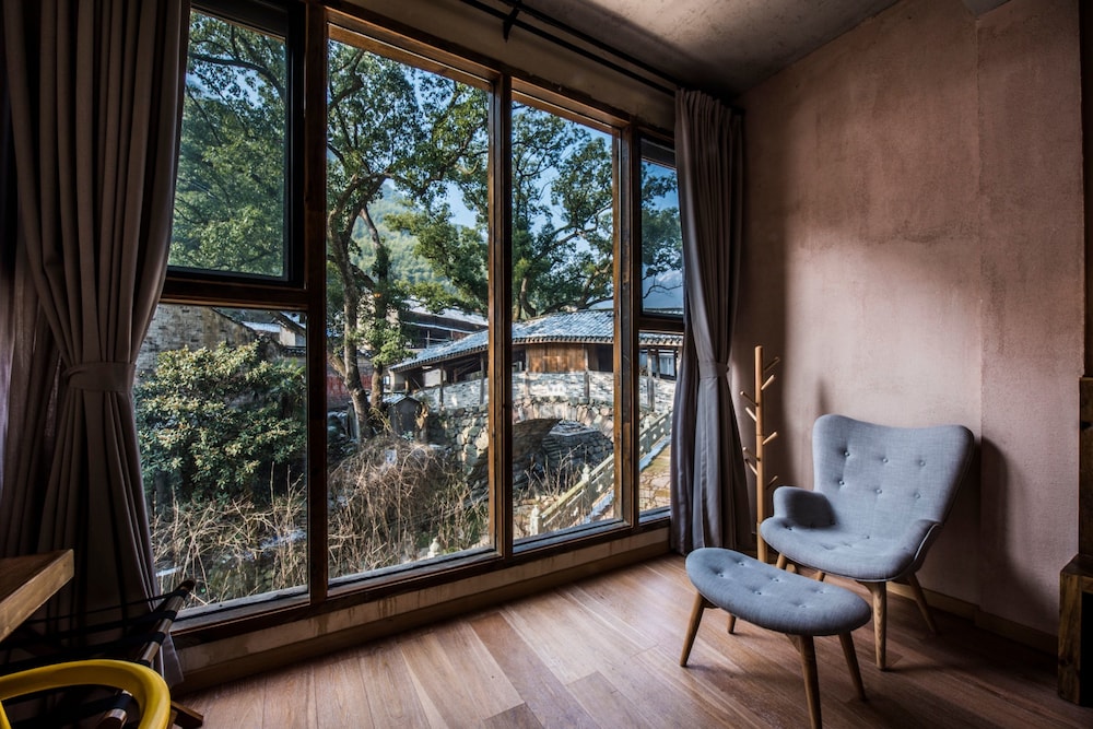 Go Native Downtown House Ningbo