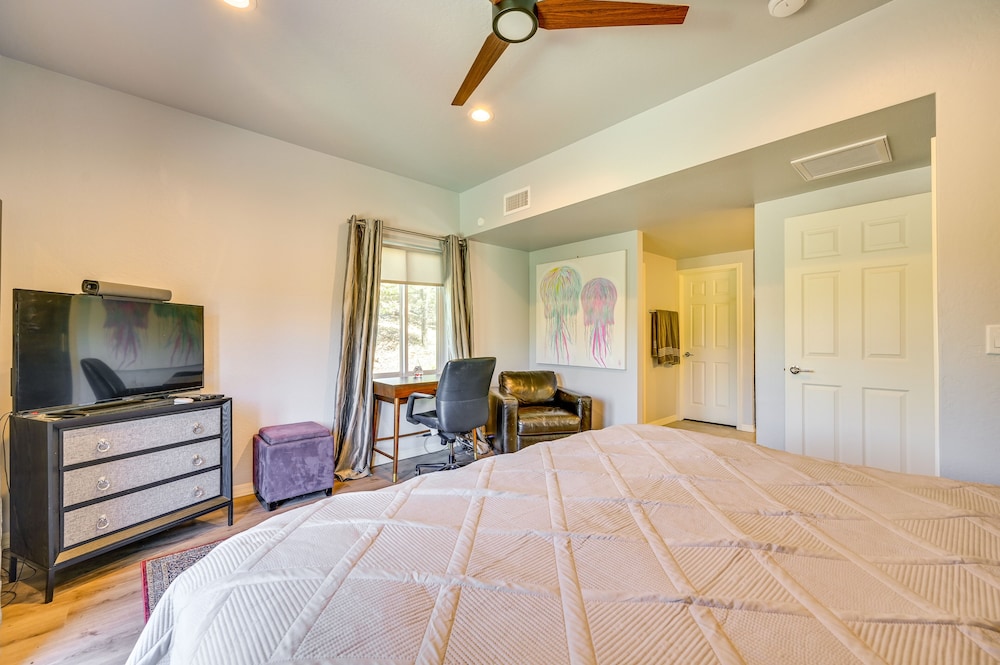 Modern Flagstaff Vacation Rental w/ 2 Living Areas view 2