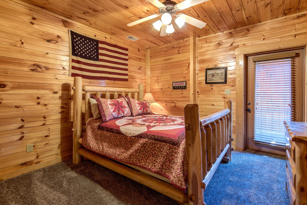 Hemlock Inn by Jackson Mountain Rentals view 2