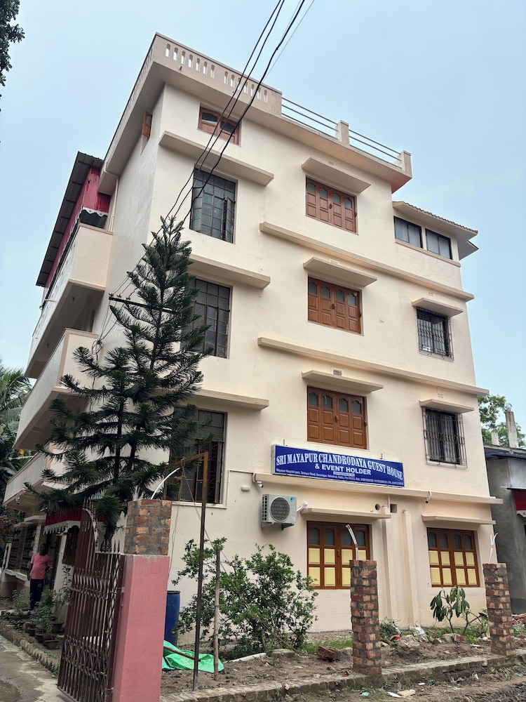 Sri Mayapur Chandrodaya Guest House