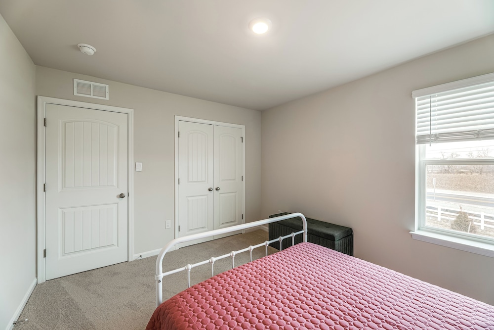 6 Mi to Bethany Beach: Family Home w/ Pool Access!