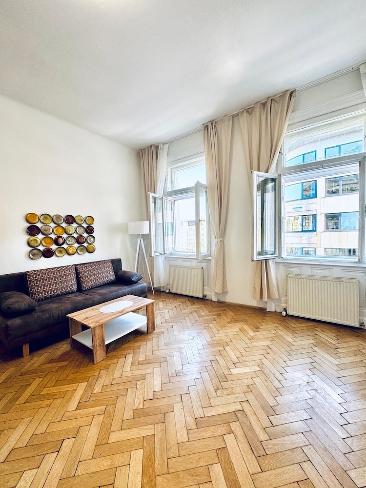 Cozy 1BR and Living Room Apartment
