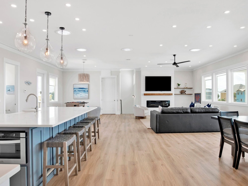 Navarre Dreams by Southern Vacation Rentals