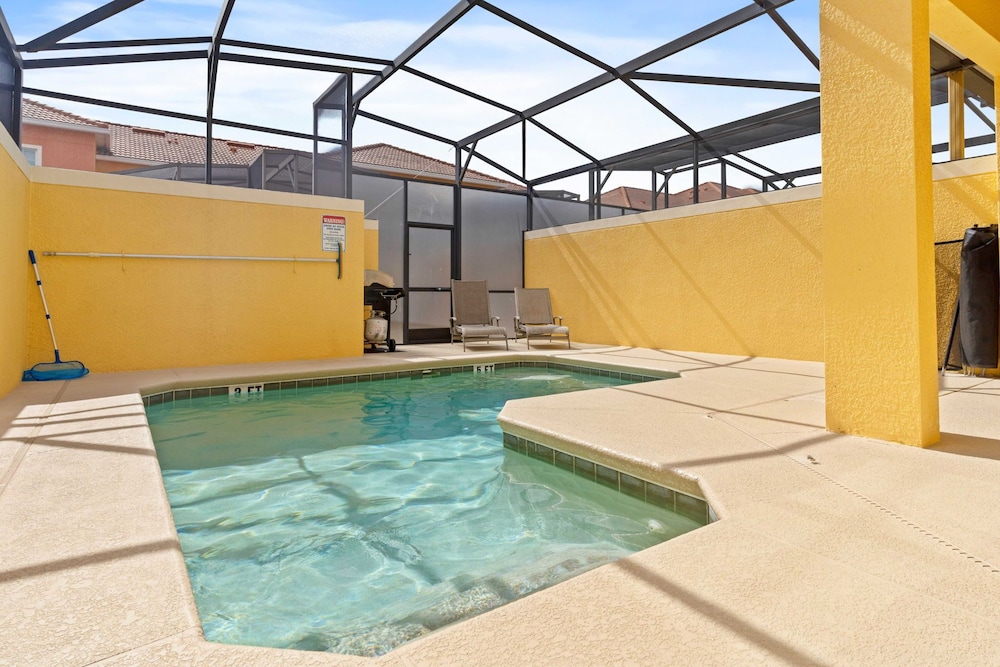 8960 Cat Palm Road
