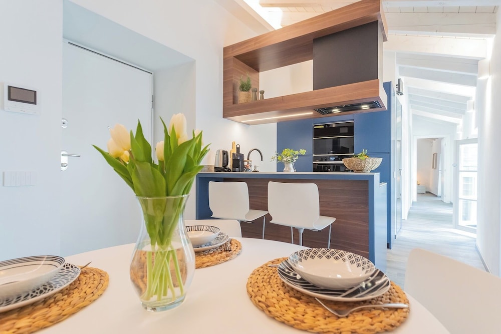 Muralto's Nest by Rent all Como
