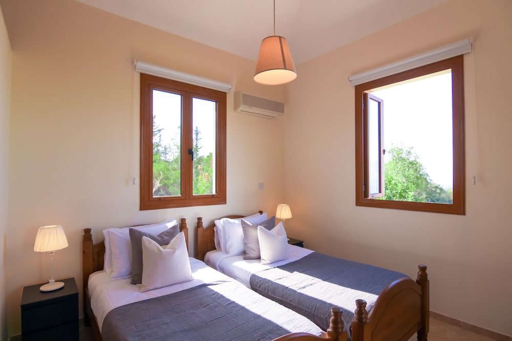 Phaedrus Living Serenity Villa Lysos