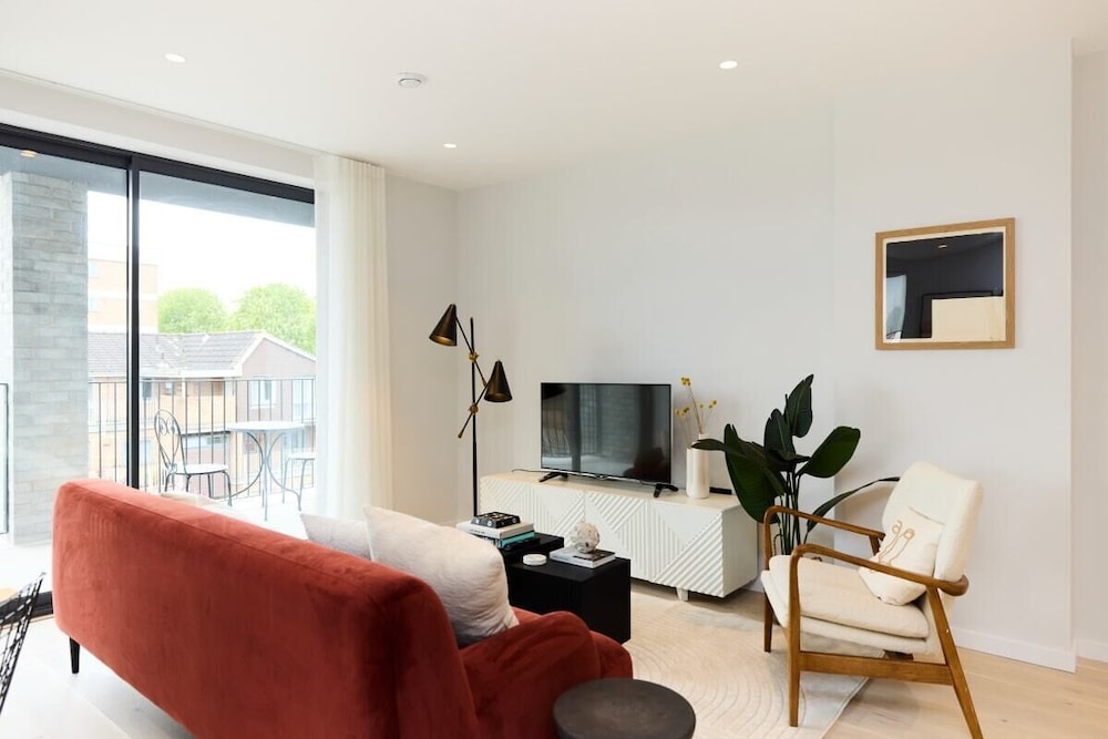 The Brondesbury Scenery - Bright 1bdr Flat With Balcony + Parking