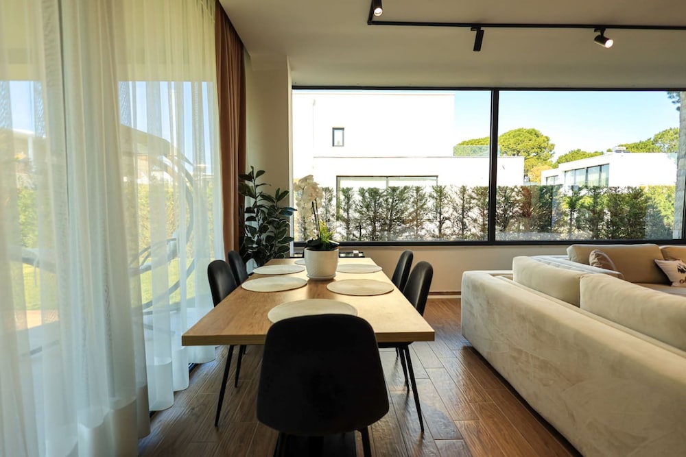Sanpietro Vacation Villa 006