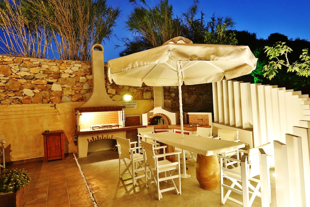 Ventoura Studios & Apartments
