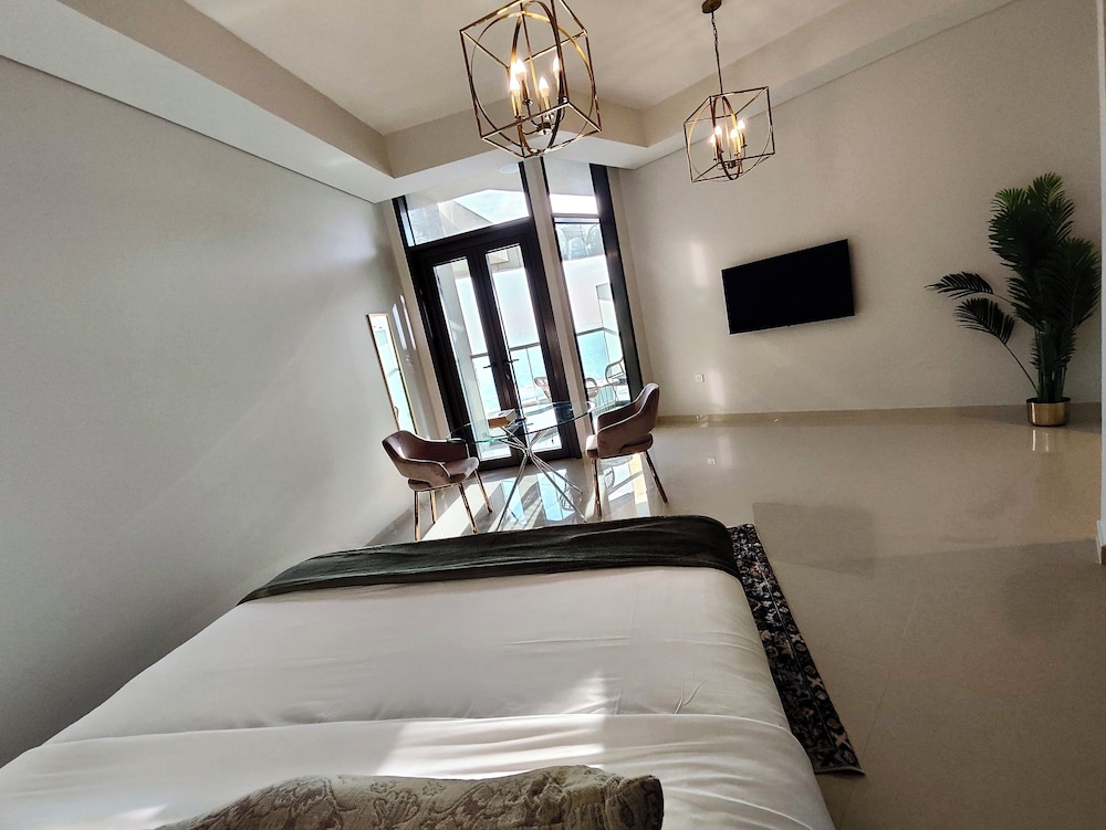 Lux BnB Aykon Tower Skyline Views