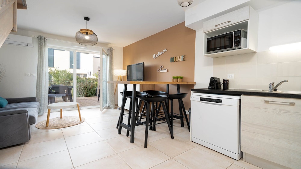 Villa in France Near Beach & Heated Pool