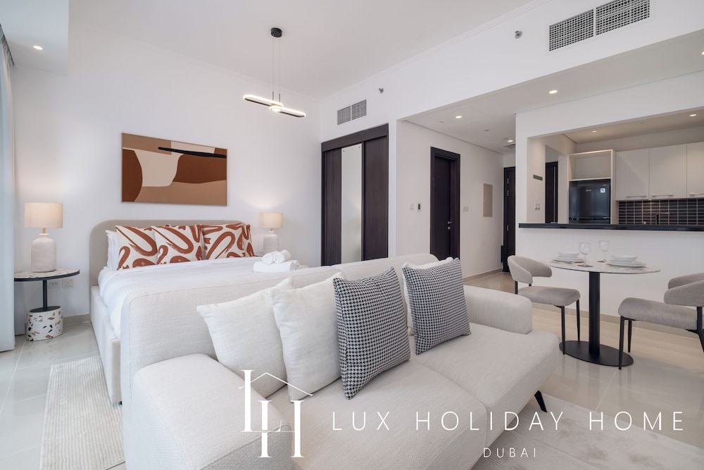 LUX The Silverene Marina View Studio 2