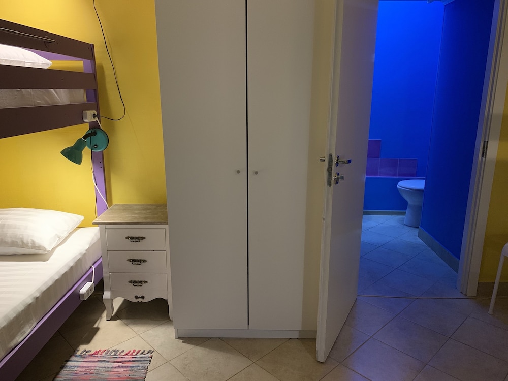 Hostel Makarena