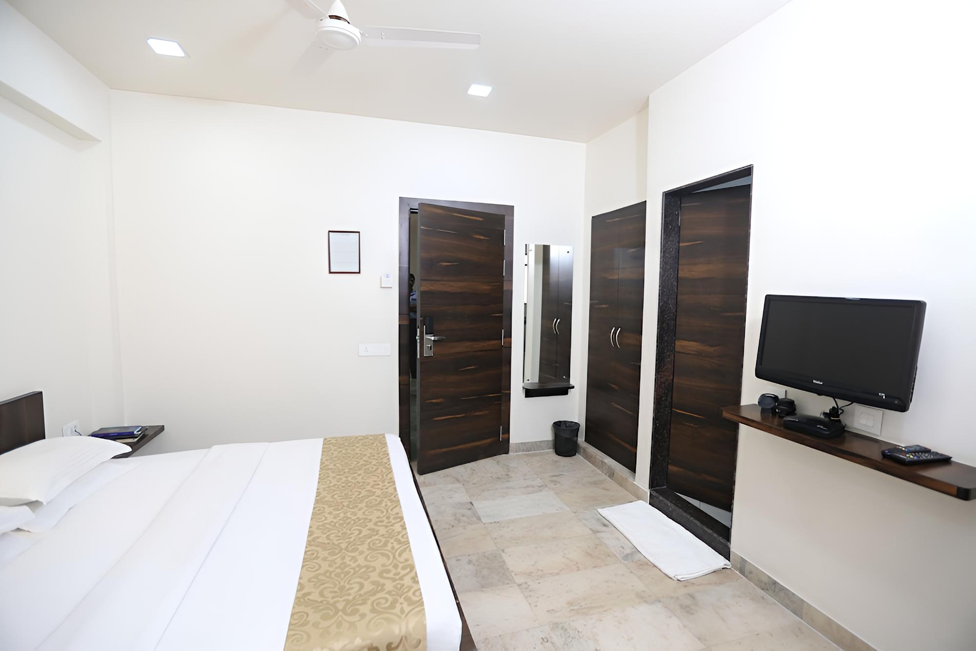 Hotel Lokesh