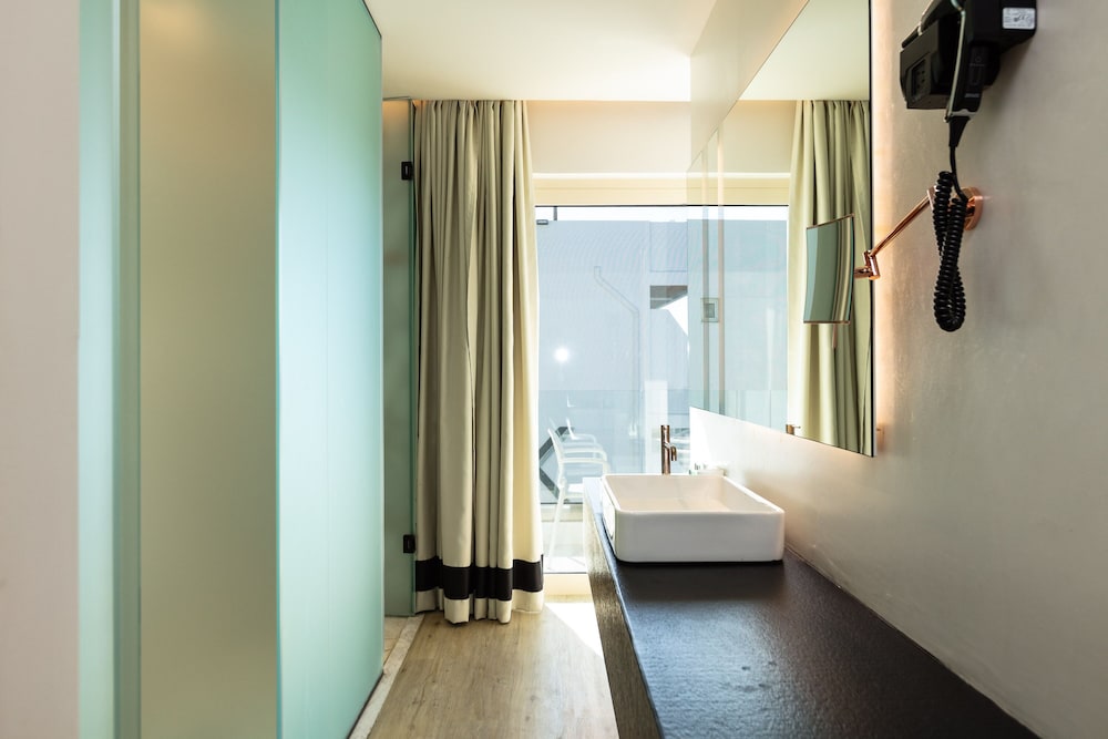 Kahlua Sea View Suites - Adults Only
