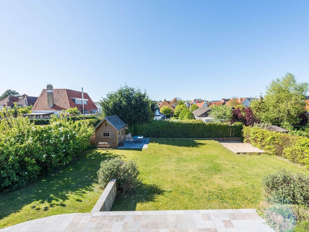 Villa in St-idesbald Near Ster der Zee Beach