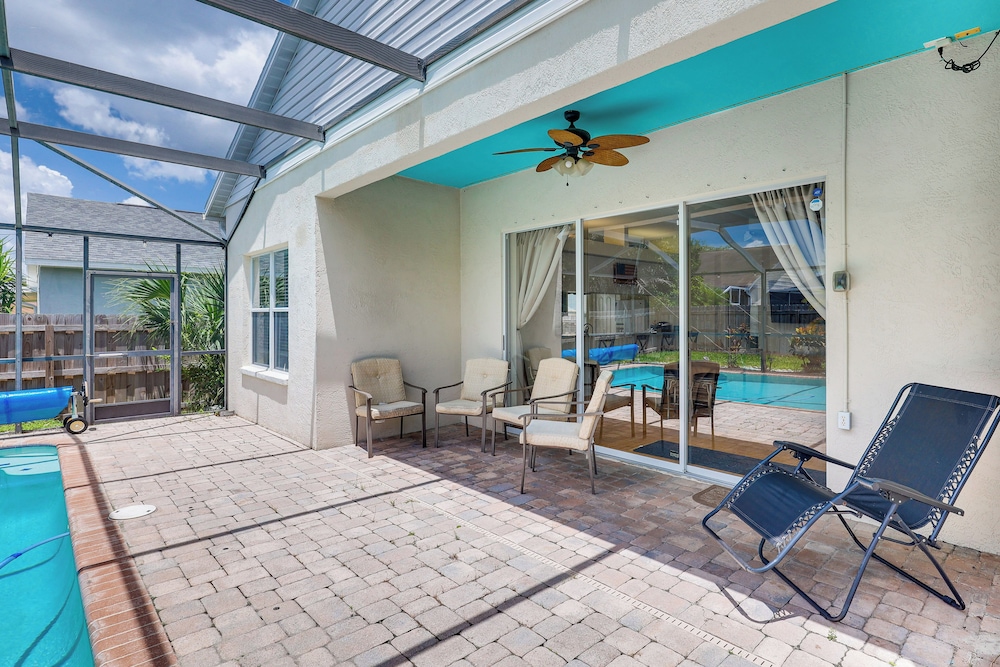 Riverview Home w/ Screened Pool ~ 1 Mi to Marina!