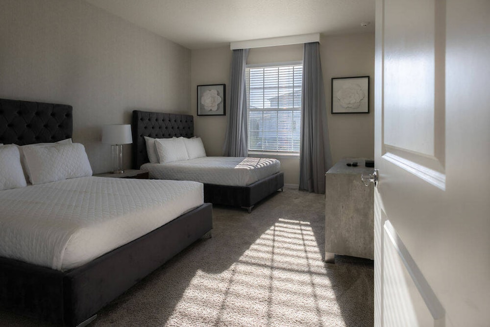 Brand NEW 10bedrooms At Windsor Island
