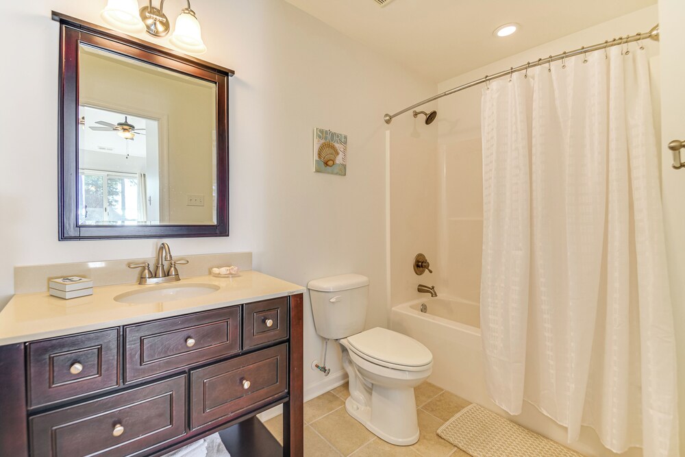 Walk to Beach: Home w/ Pool Access in White Stone