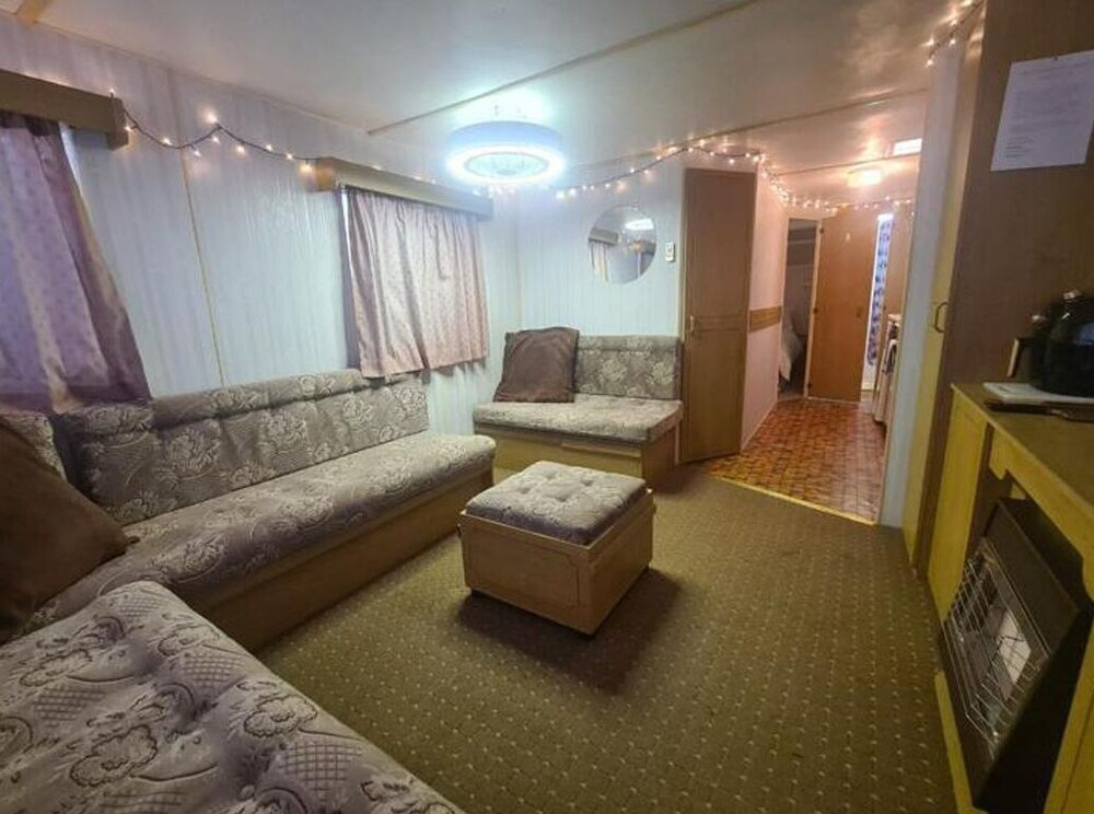 Cozy Cardiff Cabin Retreat Sleeps 6 by Aimee view 5