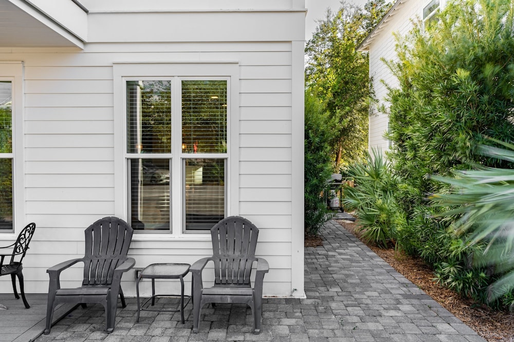 Gulf Coast Gem by Avantstay 3 Blocks to Beach Town Plaza Community Pool