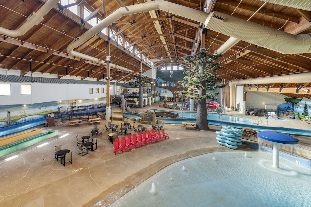 Three Bears Waterpark Resort Near Tomah, Ascend Collection Hotel