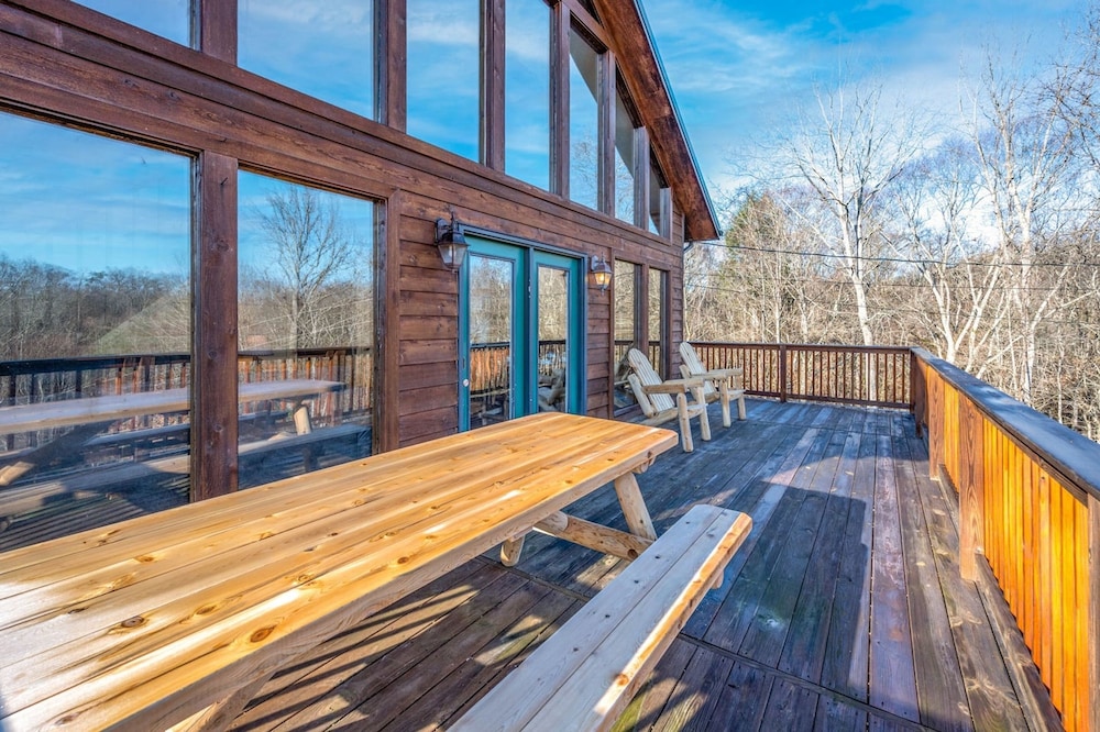Mountain Views Hot Tub Close to PF Gsmnp
