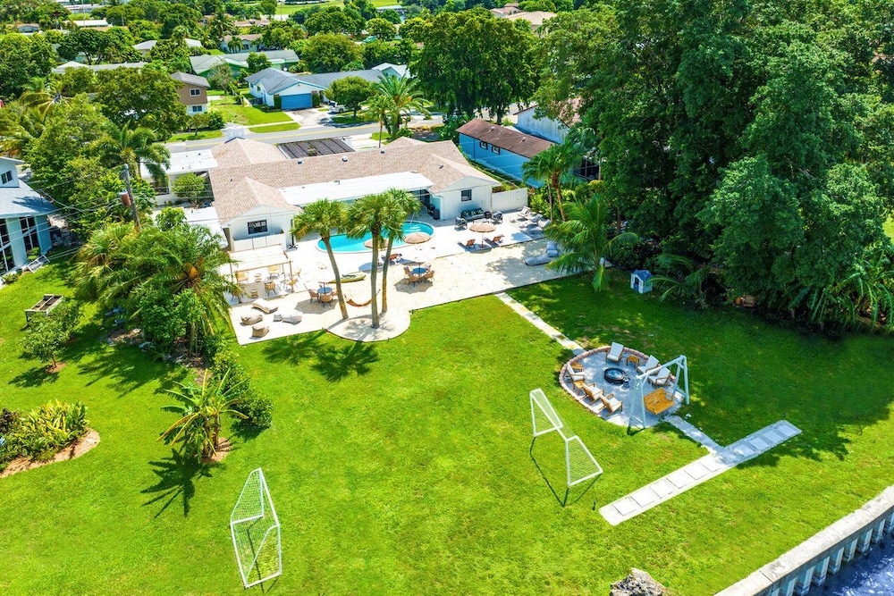 The Garden of Eden | Beautiful Villa w/ Pool & Game Room