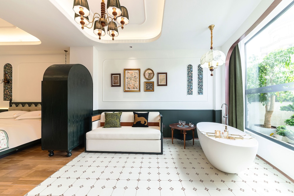 Vishan Garden Trendy Hostel