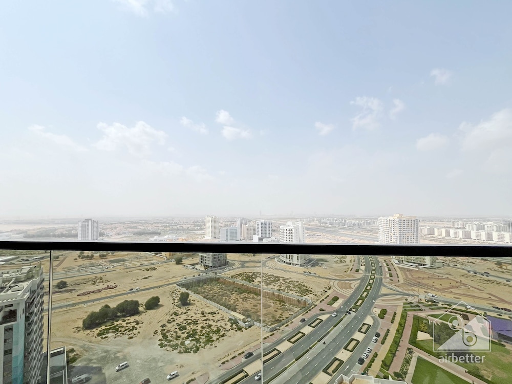 Luxury 1B With Balcony in Blue Wave Tower Dubai