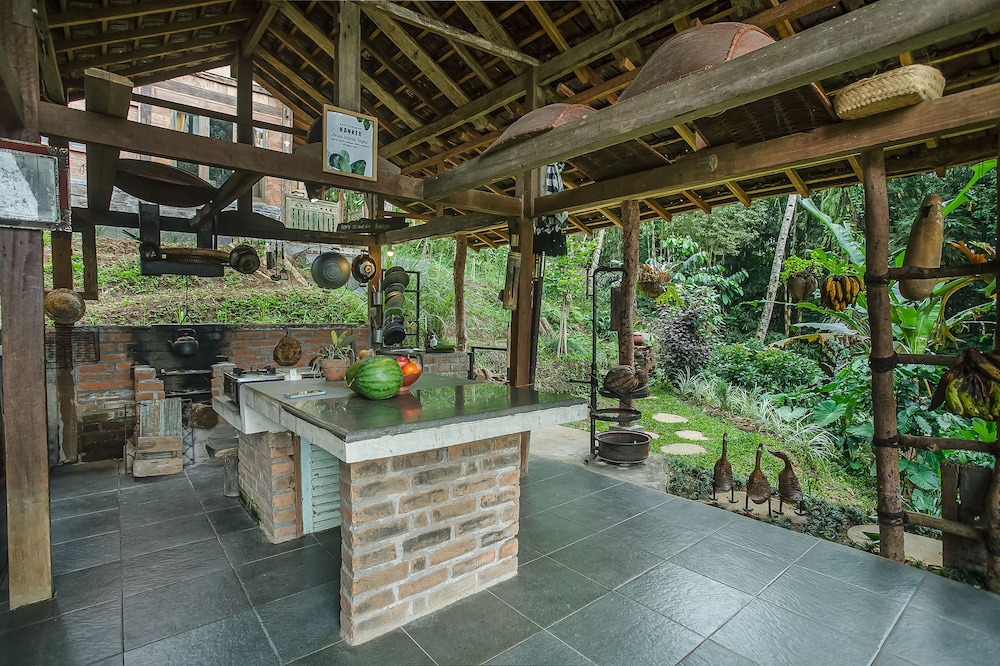 Tepi Sawah Lodge