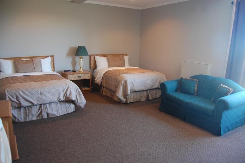 Barons Motor Inn