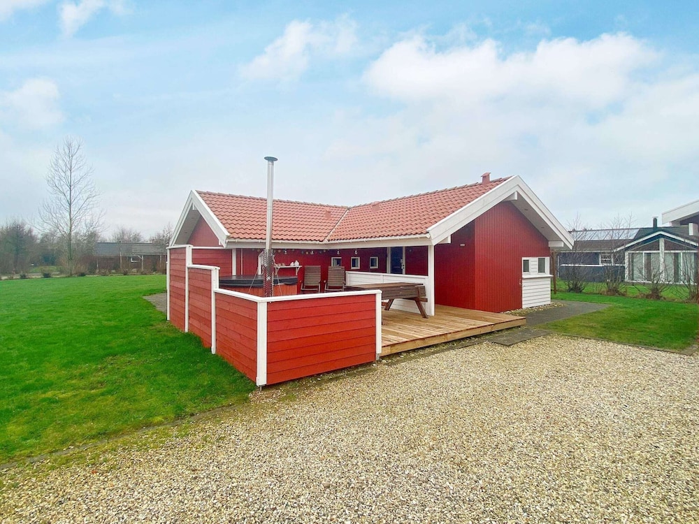 6 Person Holiday Home in Hemmet