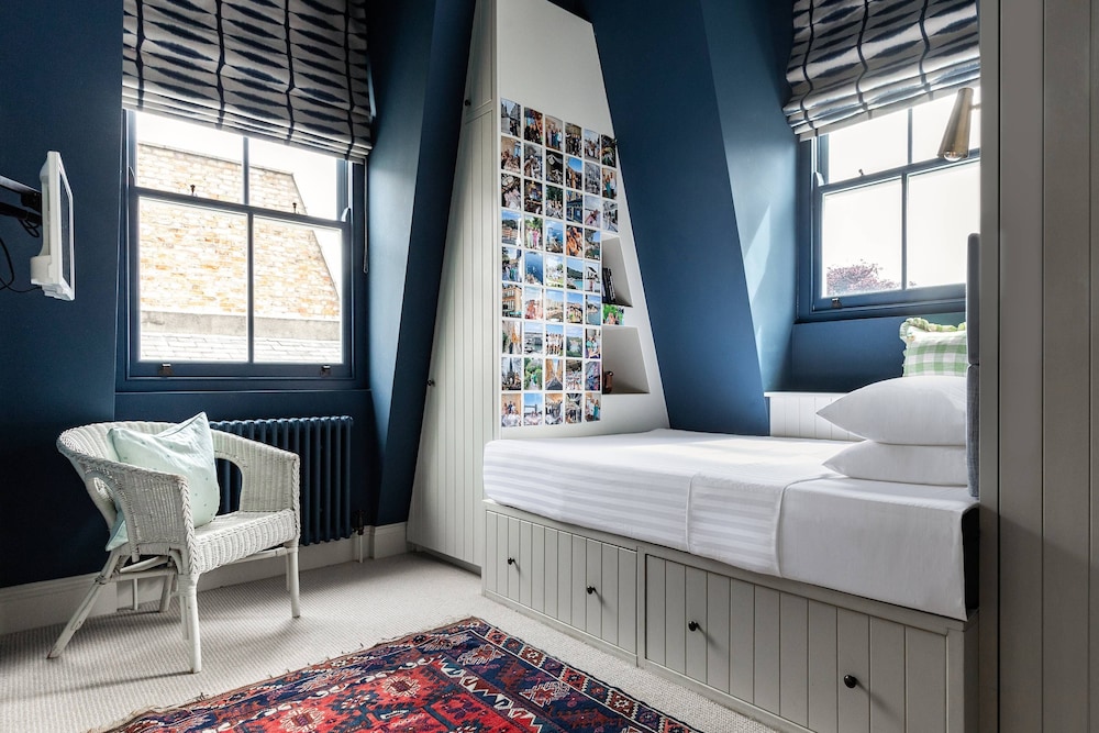 Westover Road III by Onefinestay