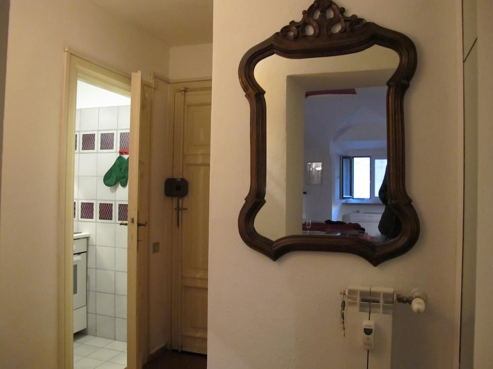 Aurora in Pantheon Apartment