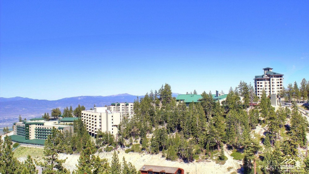 Owner-Managed Ridge Tahoe Studio