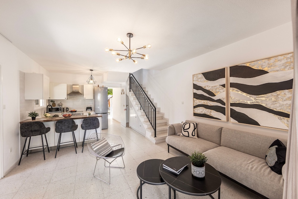 Larnaca Seaside Villa Marina 44