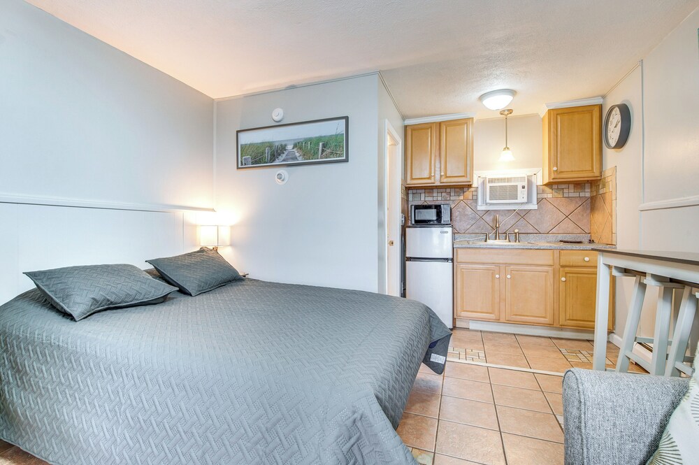 'beachfront 9' Condo on Old Orchard Beach
