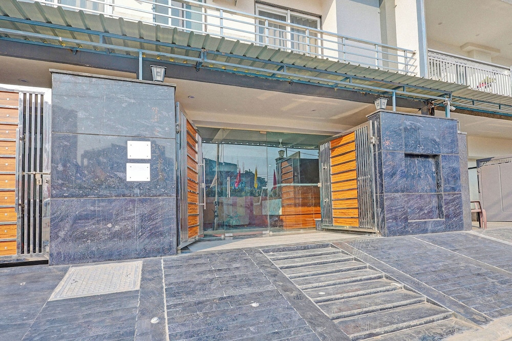 Fabhotel Premier Stays