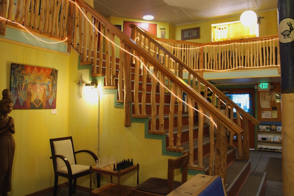 SnowMansion Taos Adventure Lodge