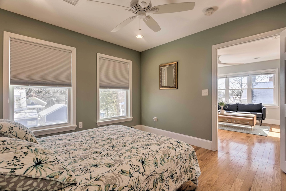 Renovated Barrington Cottage w/ Beach Access! view 2