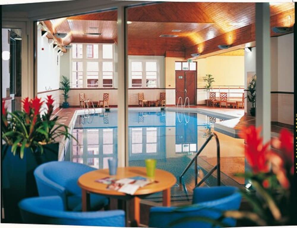 Stirling Vacations - The Stirling Highland Hotel - Property Image 3