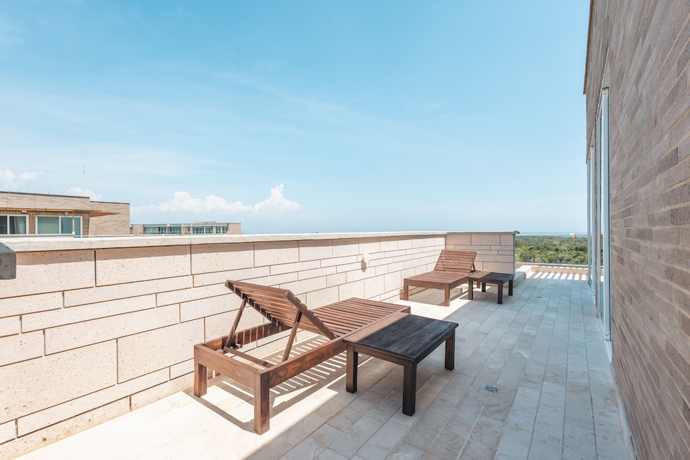 Oceanview 3BR Condo w spa gym