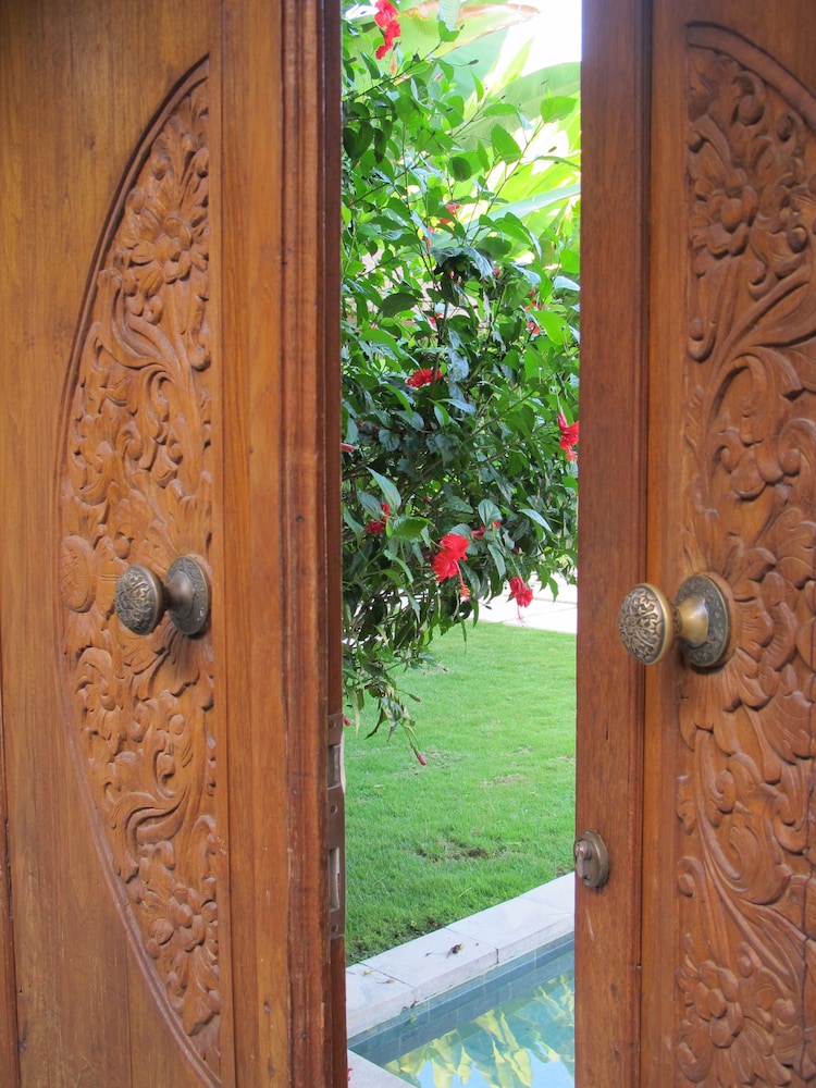 Nyaman Villas