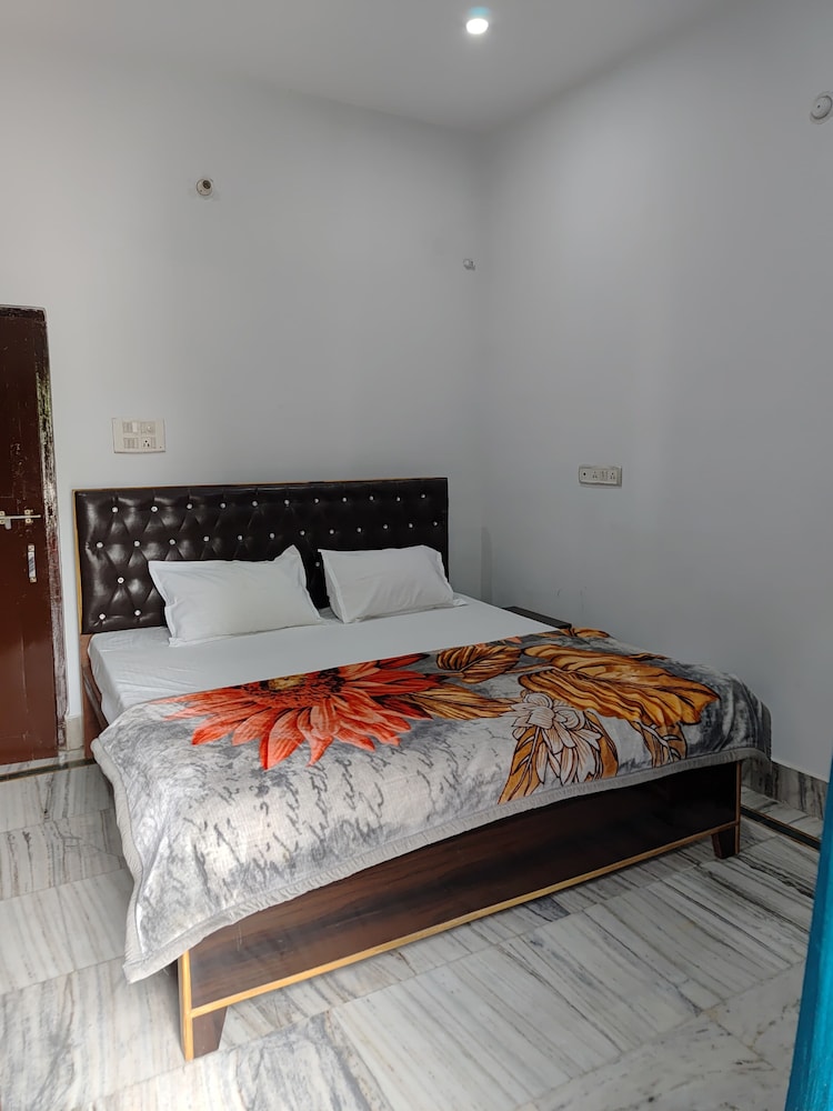 Shree Shyam Paying Guest House