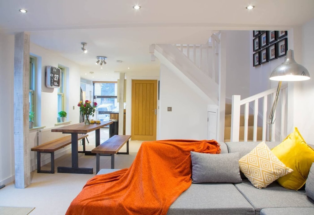The Old Stable, Lower Parkstone, Poole view 5