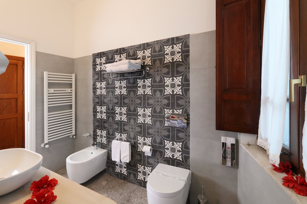 Porta Di Mezzo Luxury suites and rooms