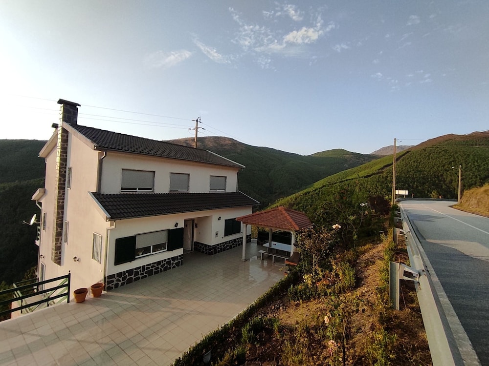 Private Pool Villa Serra da Estrela