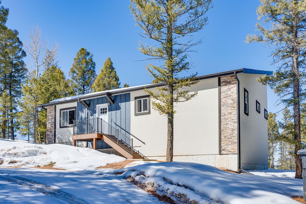 Modern Florissant Mountain Retreat w/ Deck & Grill