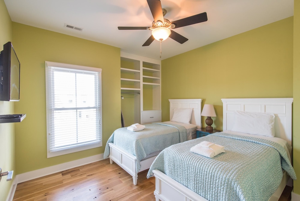 E Ashley A 121 4 Bedroom Holiday Home By My Ocean Rentals